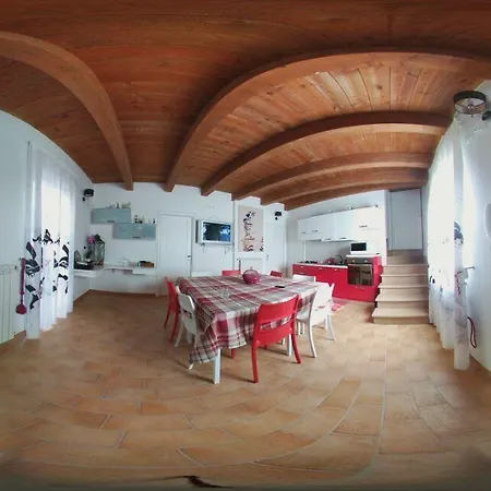 Sotto Il Castello 3* コリリアーノ・カーラブロ