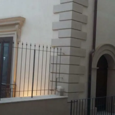 Sotto Il Castello